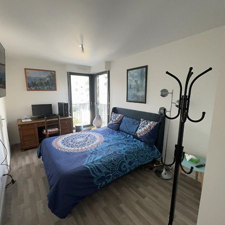 Grande Chambre 14 M2 Avec Salle De Bain Privative A Nanterre Prefecture Proche La Defense Arena Campus Sncf Et Paris Εξωτερικό φωτογραφία