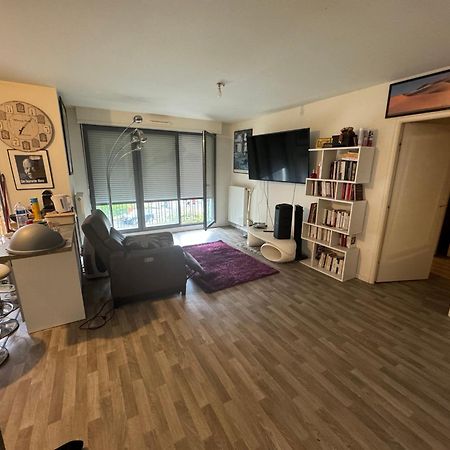 Grande Chambre 14 M2 Avec Salle De Bain Privative A Nanterre Prefecture Proche La Defense Arena Campus Sncf Et Paris Εξωτερικό φωτογραφία