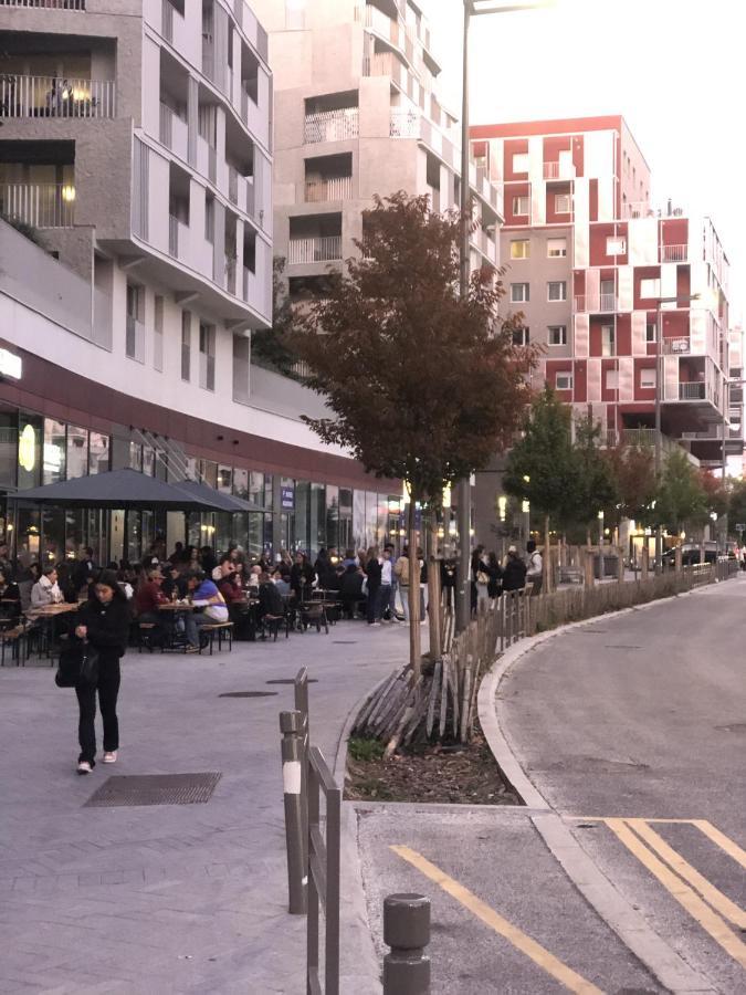 Grande Chambre 14 M2 Avec Salle De Bain Privative A Nanterre Prefecture Proche La Defense Arena Campus Sncf Et Paris Εξωτερικό φωτογραφία